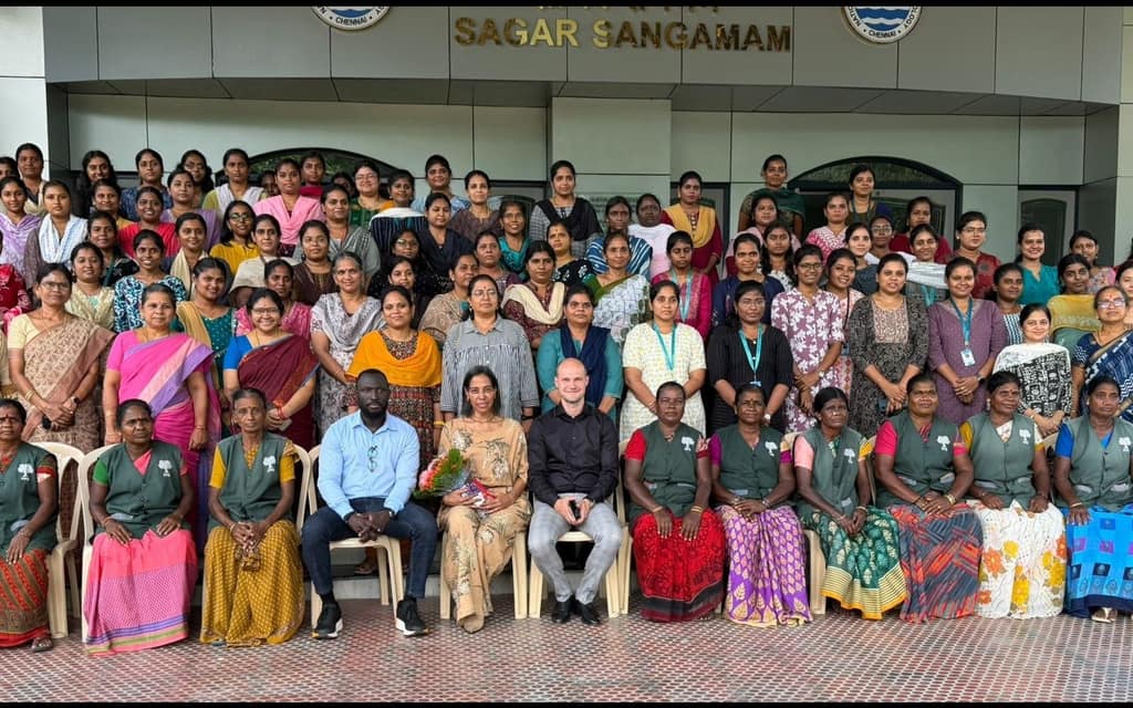 Participants in a group photograph during the official visit to India